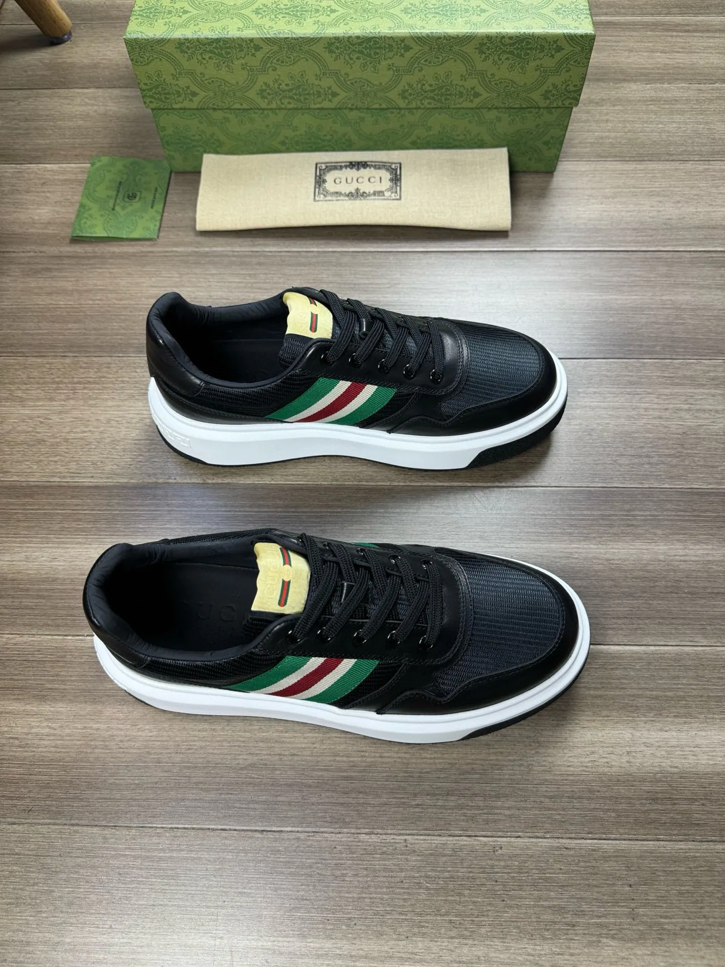 [Gucci] Gucci men's shoes 💰820💰 - High-end quality original order - Upper: 🔝Imported Nappa calfskin·Brand high mercerized cloth·Brand webbing -Inner: water-dyed cowhide, -Outsole: ultra-light T men's shoes💰U foam. Rubber; two-color molded outsole -Ultra-high quality control·Fine workmanship: highlighted (high-end·luxury·grade) -Size: 38-44 (45, can be customized)